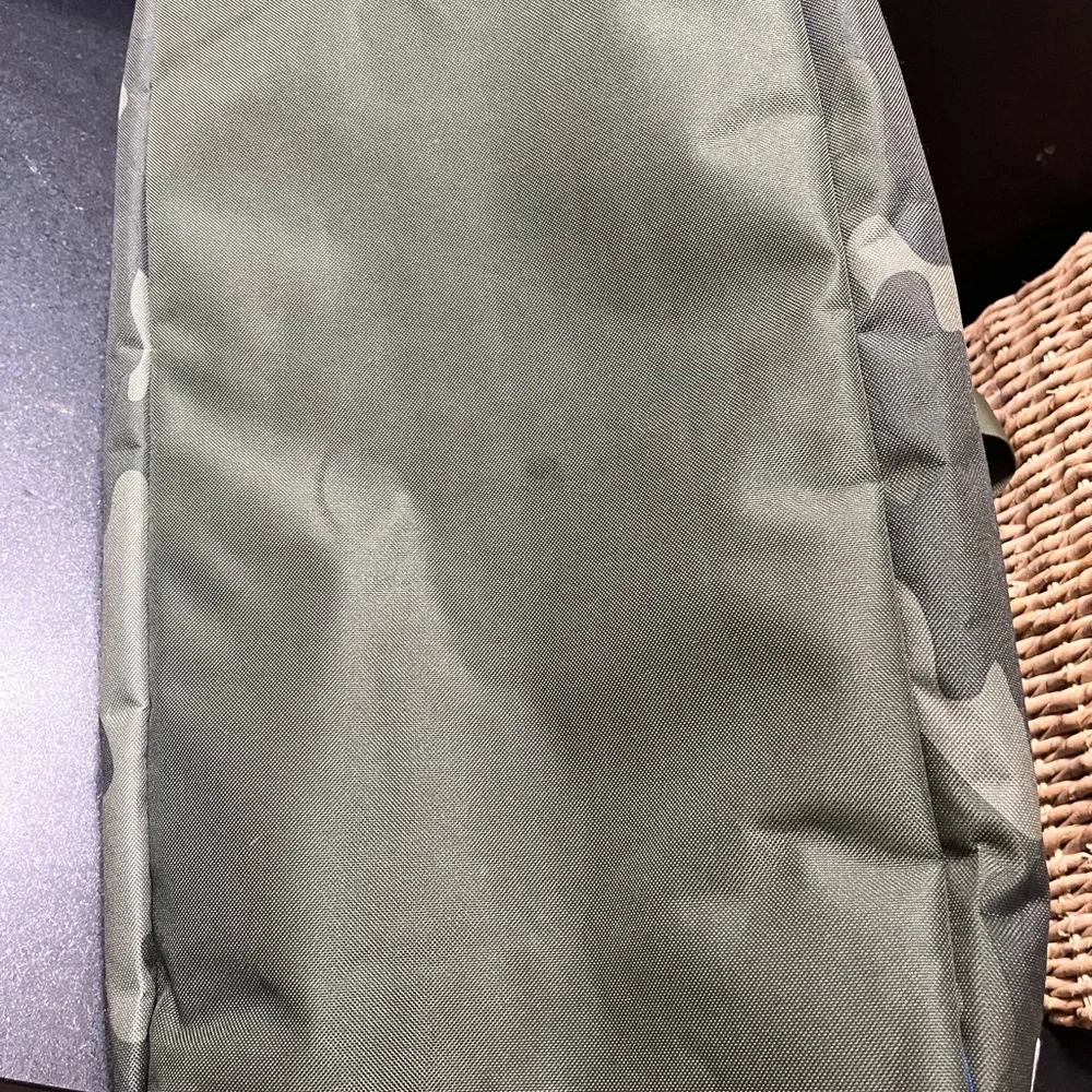 Champion camouflage duffle
